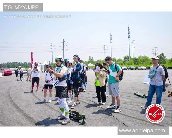 深圳滑板队在马拉松大满贯中的团队协作表现精彩纷呈值得点赞 深圳滑板队在马拉松大满贯中的团队协作表现精彩纷呈值得点赞