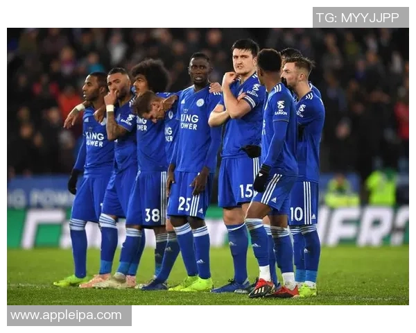 卡维纳与萨比利斯的激烈对决展现足球魅力与战术智慧的巅峰较量 卡维纳与萨比利斯的激烈对决展现足球魅力与战术智慧的巅峰较量